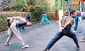 تاثیر حرکات ورزشی در درمان دردهای ناحیه کمر